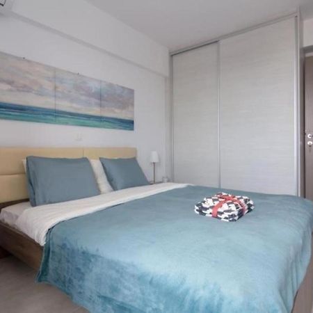 New Spacious Apartment Located In Piraeus Luaran gambar