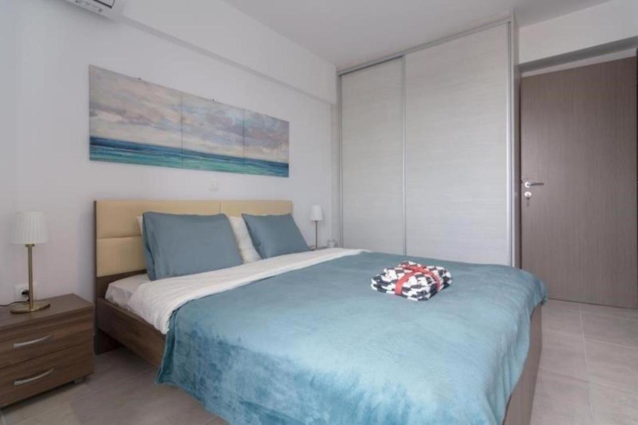 New Spacious Apartment Located In Piraeus Luaran gambar