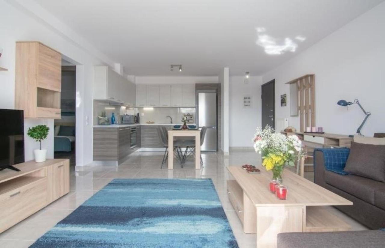 New Spacious Apartment Located In Piraeus Luaran gambar